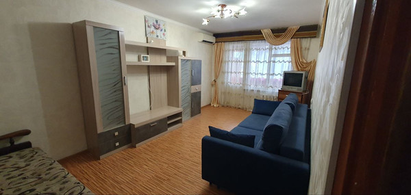 Продам двухкомнатную (2-комн.) квартиру, 50 лет Октября ул, 13, Алушта г