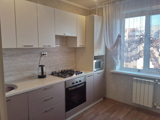 Продам двухкомнатную (2-комн.) квартиру, Лукина ул, 11к1, Казань г