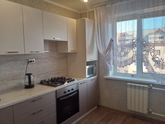 Продам двухкомнатную (2-комн.) квартиру, Лукина ул, 11к1, Казань г