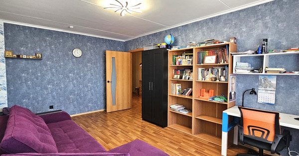 Продам трехкомнатную (3-комн.) квартиру, Парковая ул, 4А, Култаево с