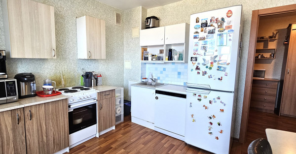Продам трехкомнатную (3-комн.) квартиру, Парковая ул, 4А, Култаево с
