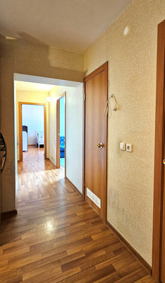Продам трехкомнатную (3-комн.) квартиру, Парковая ул, 4А, Култаево с