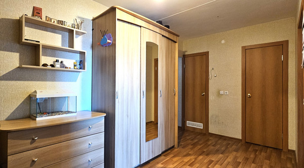 Продам трехкомнатную (3-комн.) квартиру, Парковая ул, 4А, Култаево с