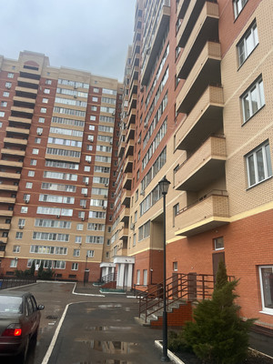 Продам трехкомнатную (3-комн.) квартиру, Заводской пр-кт, 12, Голицыно г