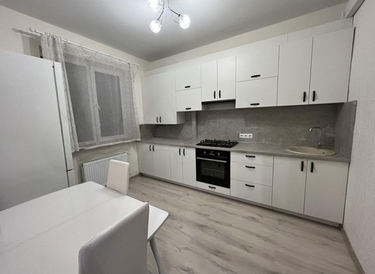 Продам однокомнатную (1-комн.) квартиру, Трубаченко ул, 12б, Симферополь г