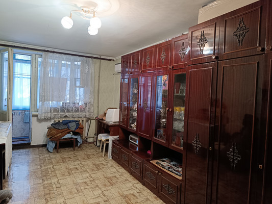 Продам трехкомнатную (3-комн.) квартиру, Николаевская ул, 4, Симферополь г