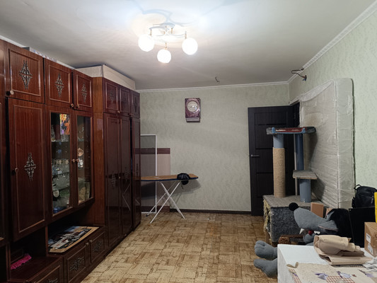 Продам трехкомнатную (3-комн.) квартиру, Николаевская ул, 4, Симферополь г