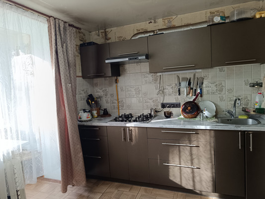 Продам трехкомнатную (3-комн.) квартиру, Николаевская ул, 4, Симферополь г