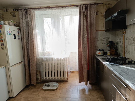 Продам трехкомнатную (3-комн.) квартиру, Николаевская ул, 4, Симферополь г