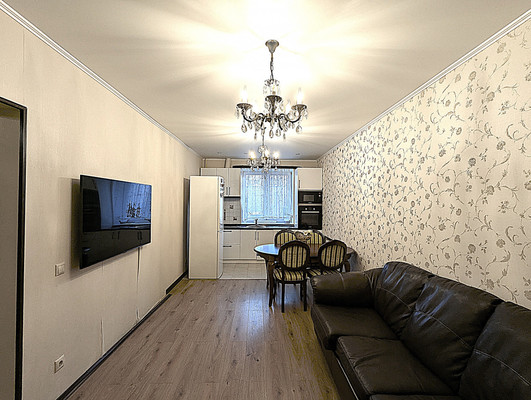 Продам трехкомнатную (3-комн.) квартиру, Колхозная ул, 55к4, Услонь д