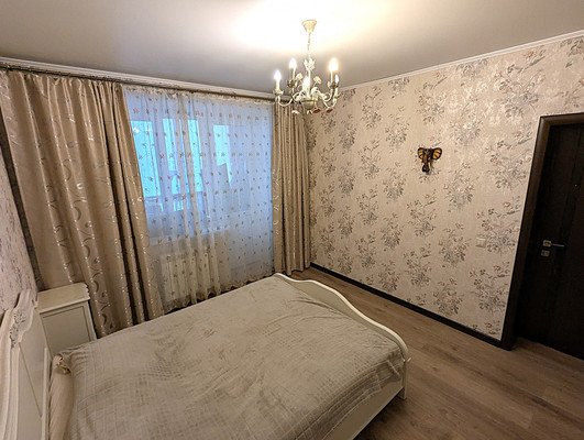 Продам трехкомнатную (3-комн.) квартиру, Колхозная ул, 55к4, Услонь д