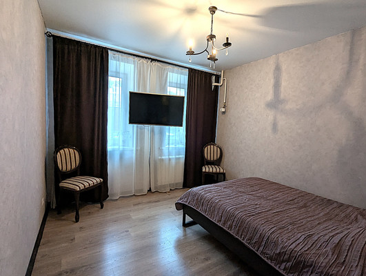 Продам трехкомнатную (3-комн.) квартиру, Колхозная ул, 55к4, Услонь д