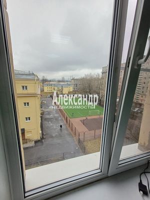 Продам комнату в 9-комн. квартире, Огородный пер, 5, Санкт-Петербург г