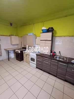 Продам комнату в 9-комн. квартире, Огородный пер, 5, Санкт-Петербург г