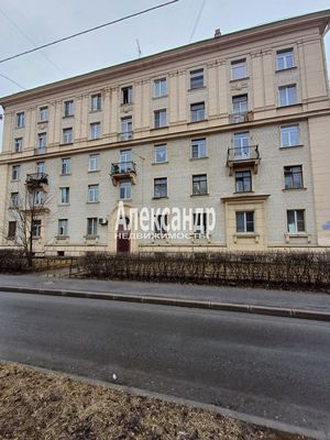 Продам комнату в 9-комн. квартире, Огородный пер, 5, Санкт-Петербург г