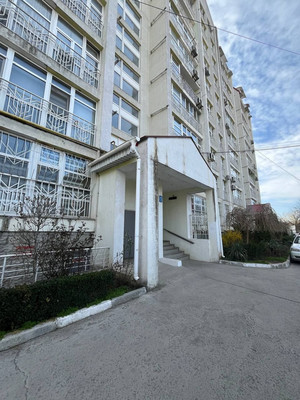 Продам двухкомнатную (2-комн.) квартиру, Совхозный пер, 5, Симферополь г