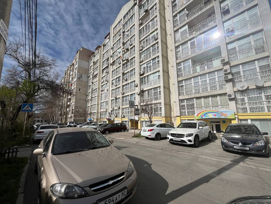 Продам двухкомнатную (2-комн.) квартиру, Совхозный пер, 5, Симферополь г