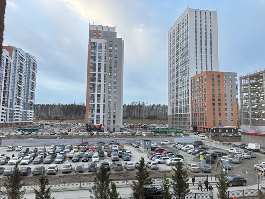 Продам двухкомнатную (2-комн.) квартиру, Светлый мкр, 1, Екатеринбург г
