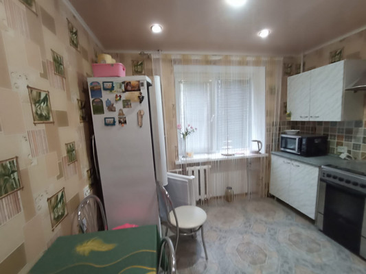 Продам двухкомнатную (2-комн.) квартиру, Пионерская ул, 109, Волгодонск г