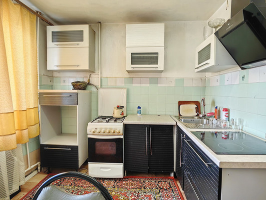 Продам двухкомнатную (2-комн.) квартиру, Серпуховская ул, 27, Липицы с