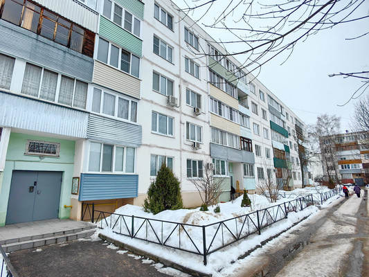Продам двухкомнатную (2-комн.) квартиру, Серпуховская ул, 27, Липицы с