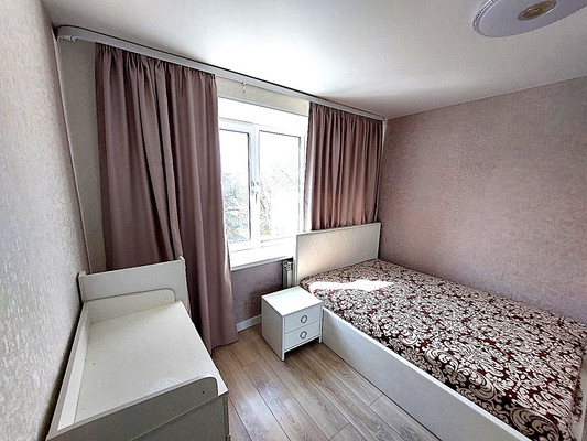 Продам двухкомнатную (2-комн.) квартиру, Заводская (Климовск мкр.) ул, 18, Подольск г