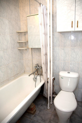 Продам двухкомнатную (2-комн.) квартиру, Заводская (Климовск мкр.) ул, 18, Подольск г