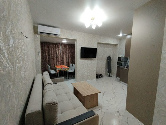 Продам двухкомнатную (2-комн.) квартиру, Спортивный кв-л, 12кА, Небуг с