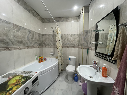 Продам трехкомнатную (3-комн.) квартиру, Генерала Омарова ул, 39, Махачкала г