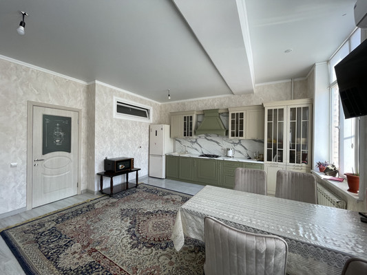 Продам трехкомнатную (3-комн.) квартиру, Генерала Омарова ул, 39, Махачкала г