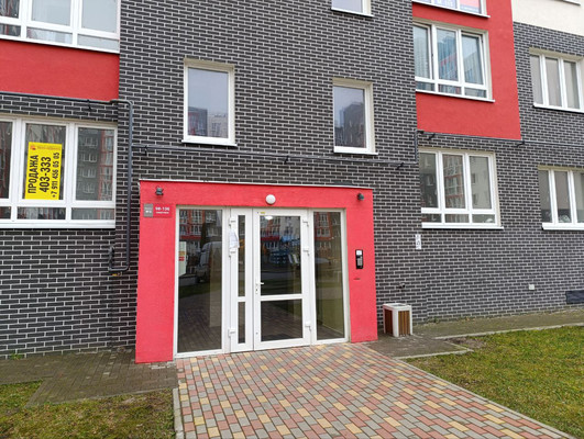 Продам трехкомнатную (3-комн.) квартиру, Флагманская ул, 3, Калининград г