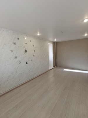 Продам двухкомнатную (2-комн.) квартиру, Курганская ул, 70ка, Ишим г