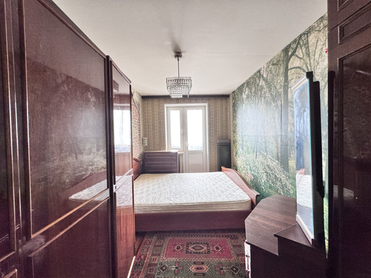 Продам трехкомнатную (3-комн.) квартиру, Ударников пр-кт, 15Ак1, Санкт-Петербург г