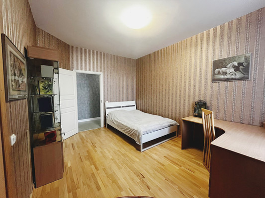 Продам трехкомнатную (3-комн.) квартиру, Типанова ул, 4, Санкт-Петербург г