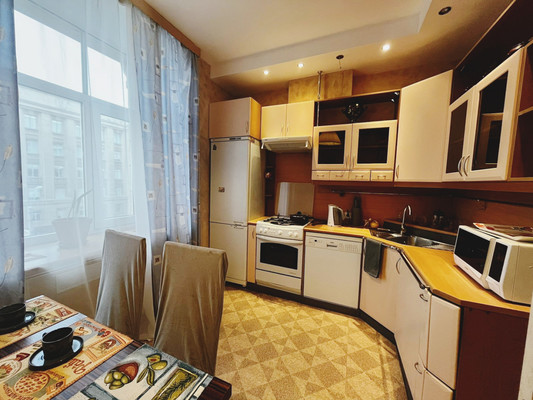 Продам трехкомнатную (3-комн.) квартиру, Типанова ул, 4, Санкт-Петербург г