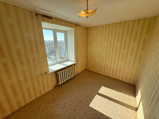 Продам трехкомнатную (3-комн.) квартиру, Интернациональный пр-кт, 8, Комсомольск-на-Амуре г