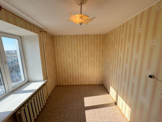 Продам трехкомнатную (3-комн.) квартиру, Интернациональный пр-кт, 8, Комсомольск-на-Амуре г