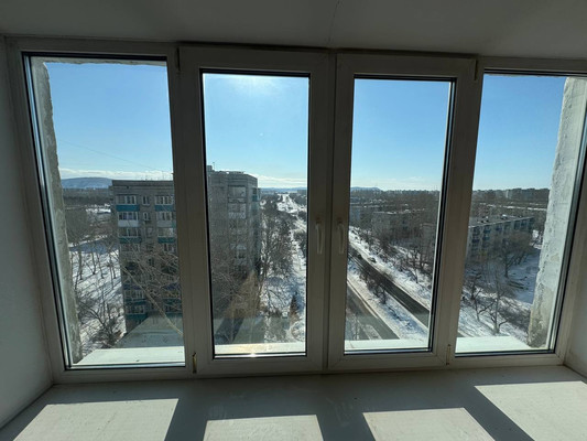 Продам трехкомнатную (3-комн.) квартиру, Интернациональный пр-кт, 8, Комсомольск-на-Амуре г