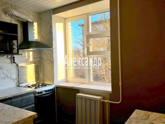 Продам двухкомнатную (2-комн.) квартиру, Куйбышева ул, 17, Выборг г