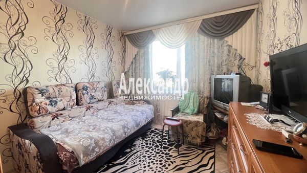 Продам двухкомнатную (2-комн.) квартиру, Им А.К.Харитонова ул, 76, Выборг г