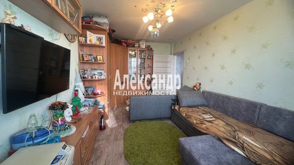 Продам двухкомнатную (2-комн.) квартиру, Им А.К.Харитонова ул, 76, Выборг г