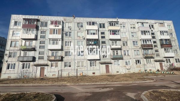 Продам двухкомнатную (2-комн.) квартиру, Им А.К.Харитонова ул, 76, Выборг г