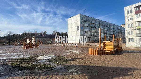 Продам двухкомнатную (2-комн.) квартиру, Им А.К.Харитонова ул, 76, Выборг г