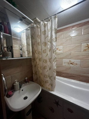 Продам трехкомнатную (3-комн.) квартиру, Еременко ул, 66к7, Ростов-на-Дону г