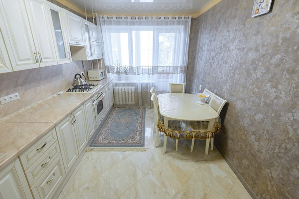 Продам трехкомнатную (3-комн.) квартиру, Еременко ул, 68к74, Ростов-на-Дону г