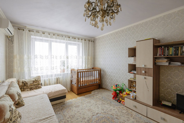 Продам трехкомнатную (3-комн.) квартиру, Еременко ул, 68к74, Ростов-на-Дону г