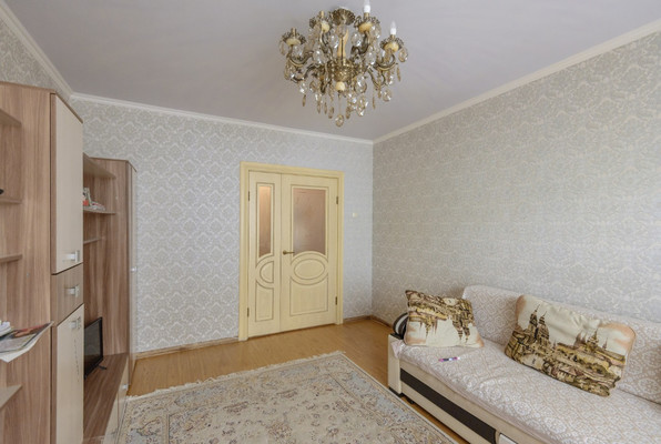 Продам трехкомнатную (3-комн.) квартиру, Еременко ул, 68к74, Ростов-на-Дону г