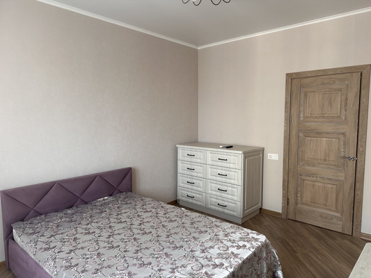 Продам двухкомнатную (2-комн.) квартиру, им. Александра Покрышкина ул, 4/4, Краснодар г