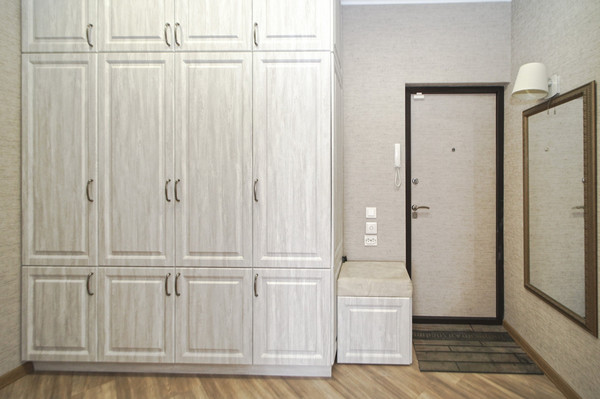 Продам двухкомнатную (2-комн.) квартиру, им. Александра Покрышкина ул, 4/4, Краснодар г