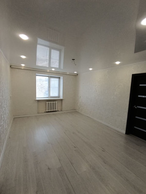Продам двухкомнатную (2-комн.) квартиру, Курганская ул, 70ка, Ишим г